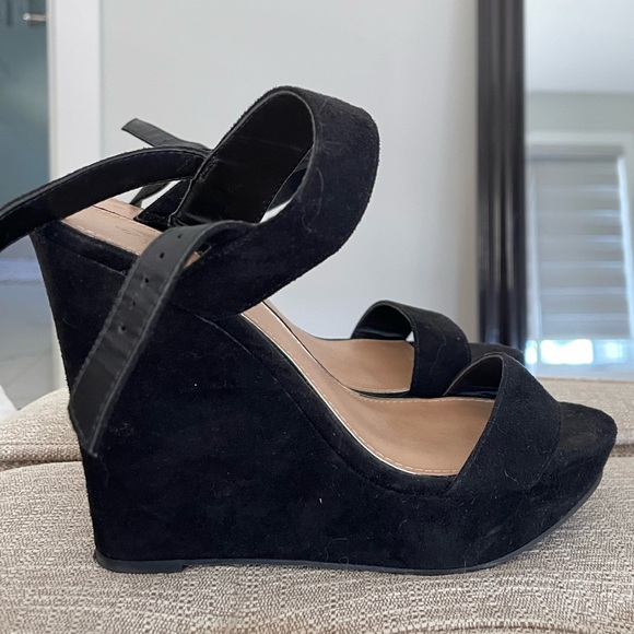 Black wedge sandal heels - Picture 3 of 3